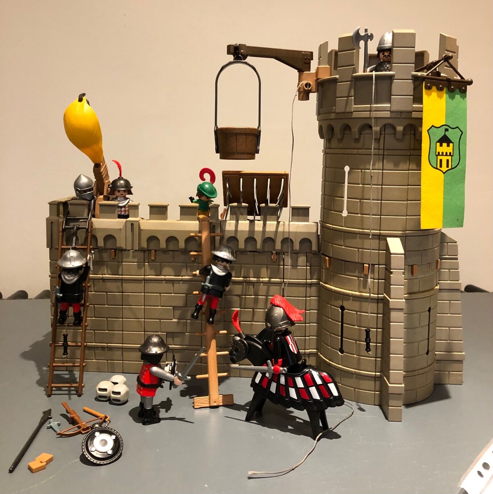 Playmobil 3888 Castle DefenseのeBay公認海外通販|セカイモン Playmobil 3888 Castle DefenseのeBay公認海外通販|セカイモン