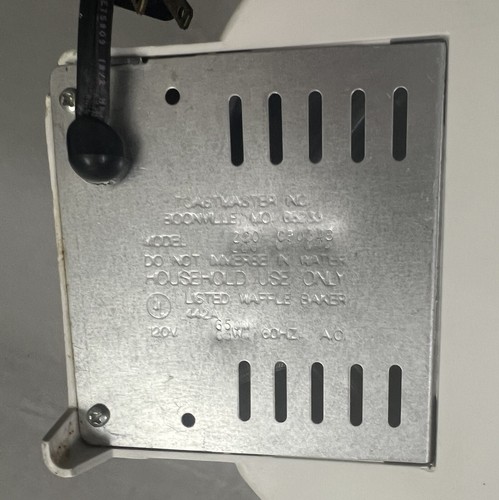 Vintage Toastmaster Belgian Waffler Round Waffle Maker Model 220