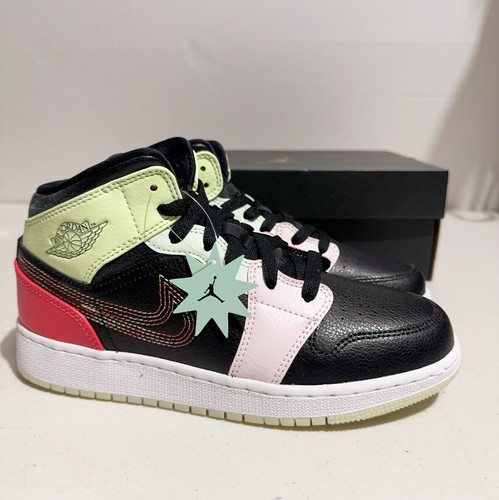 AV5174 076  Nike Air Jordan 1 Mid SE (GS) 