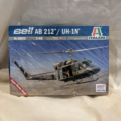 プラモデル完成機　1/48　イタレリ　ベルAB212/UH-1N プラモデル完成機 1/48 イタレリ ベルAB212/UH-1N - メルカリ
