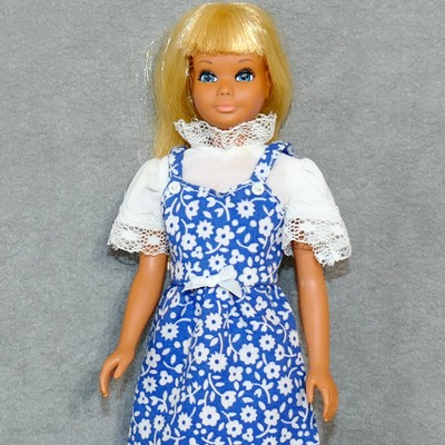 SKIPPER 1970s Doll MALIBU in BEST BUY GRANNY DRESS Floral Blue White '76 Only