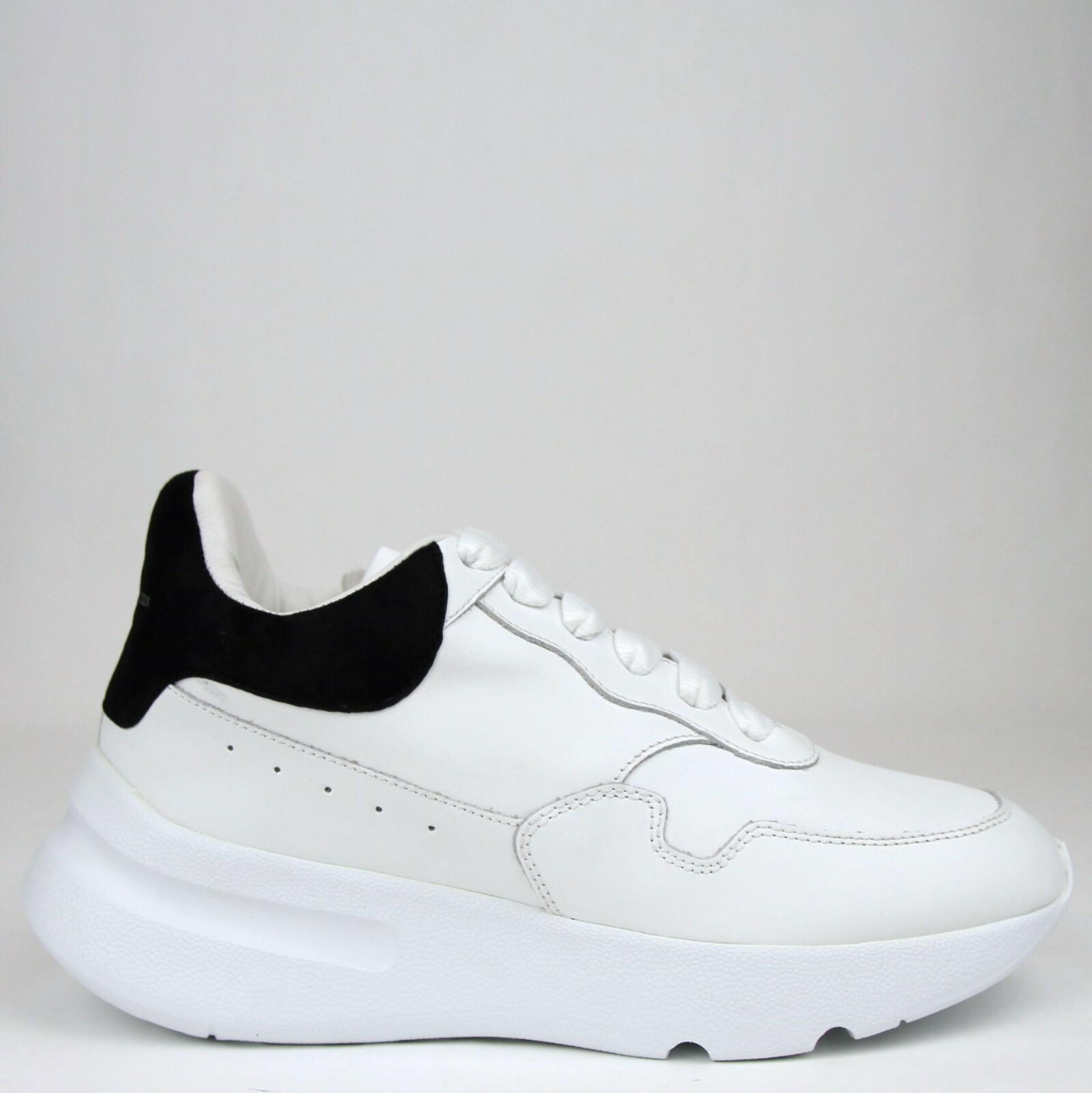 Pre-owned Alexander Mcqueen $590  Women's White Leather/suede Runner Sneaker 508291 9061