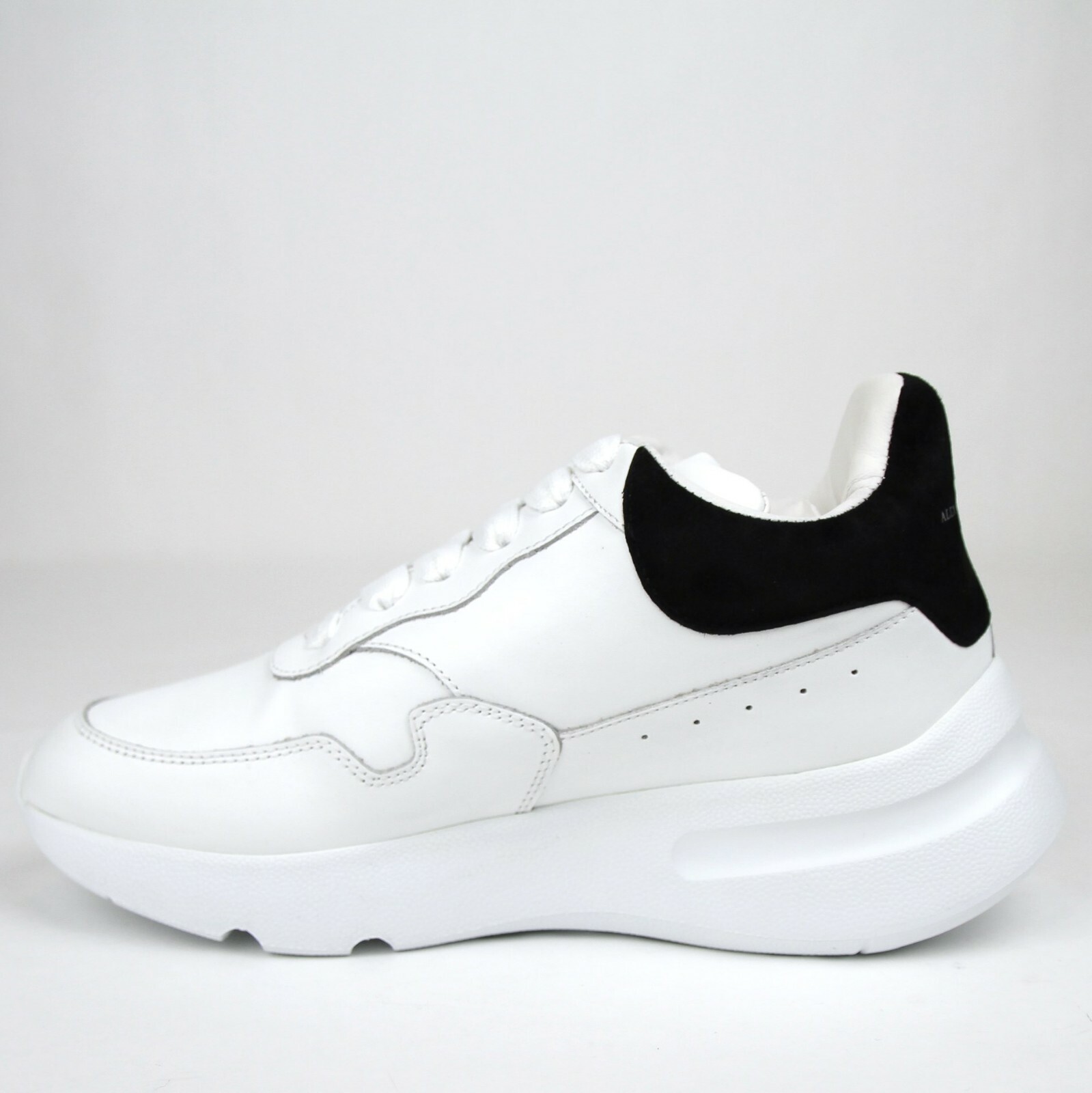 Pre-owned Alexander Mcqueen $590  Women's White Leather/suede Runner Sneaker 508291 9061