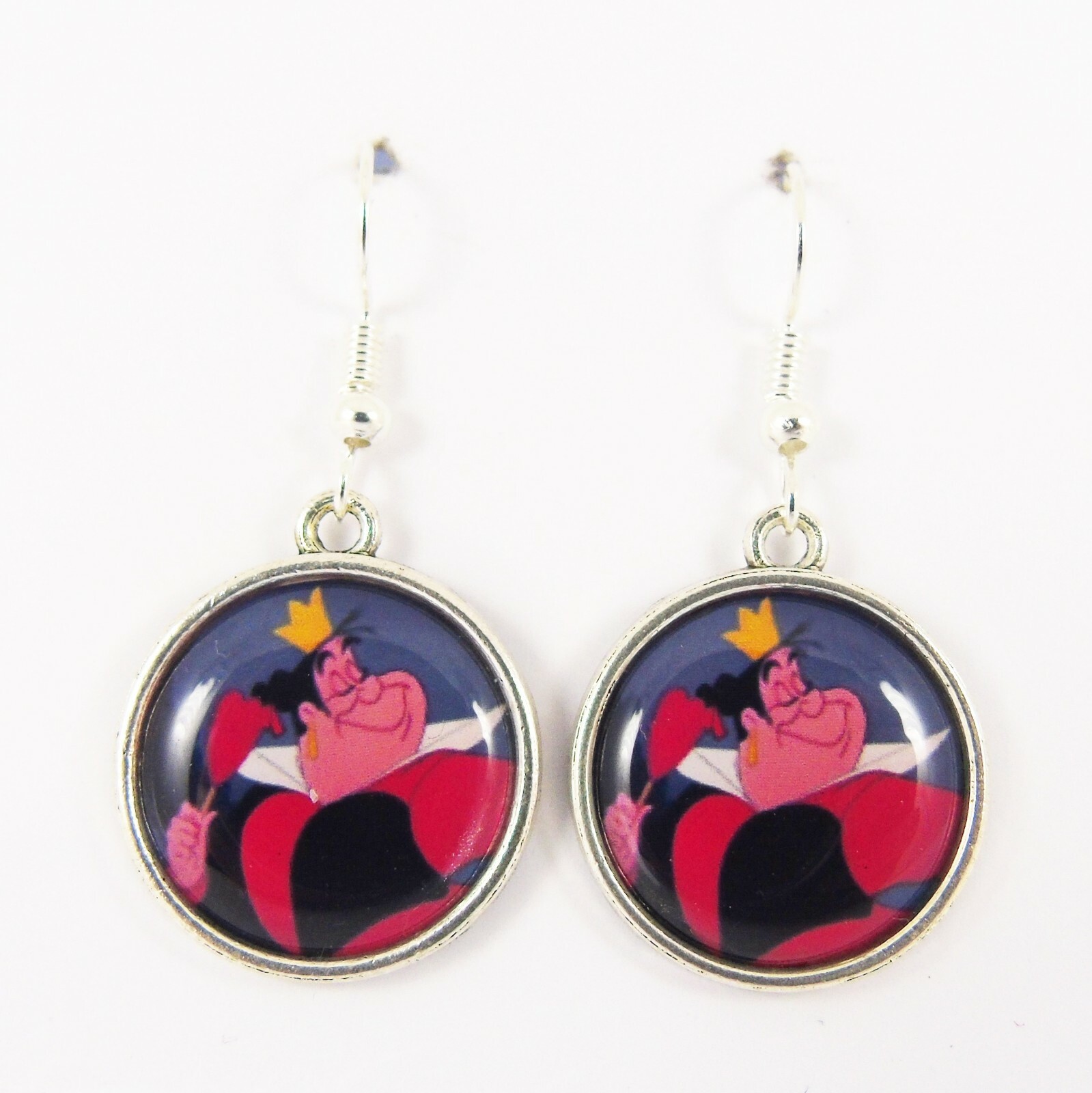 Queen Of Hearts Earrings Disney Villains Alice In Wonderland Red Mad Hatter Ebay