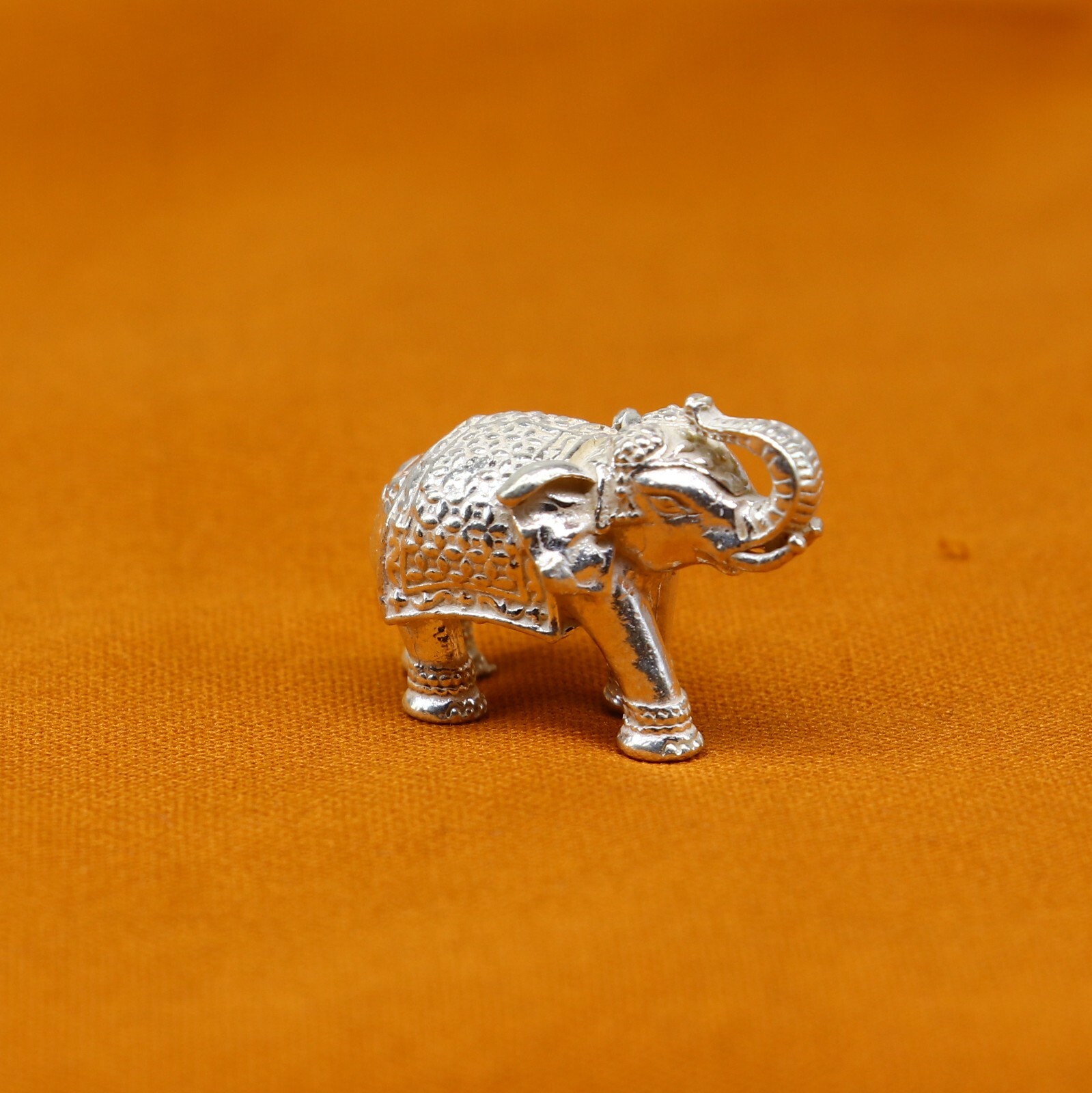 Fully solid 925 Sterling silver Elephant statue/ figurine