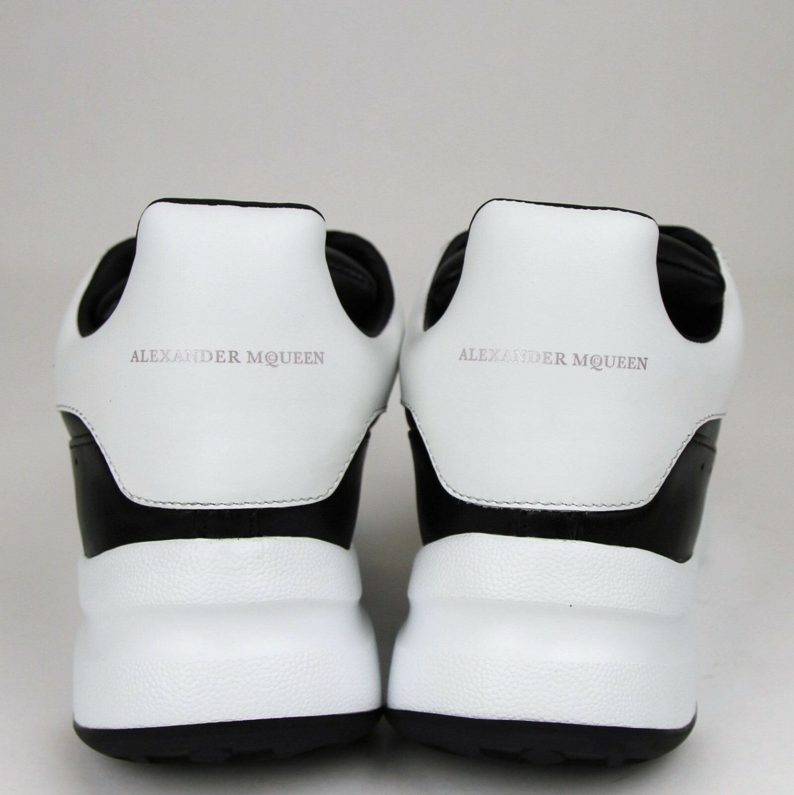 Pre-owned Alexander Mcqueen $590  Women's Black/white Leather Runner Sneaker 520014 1070