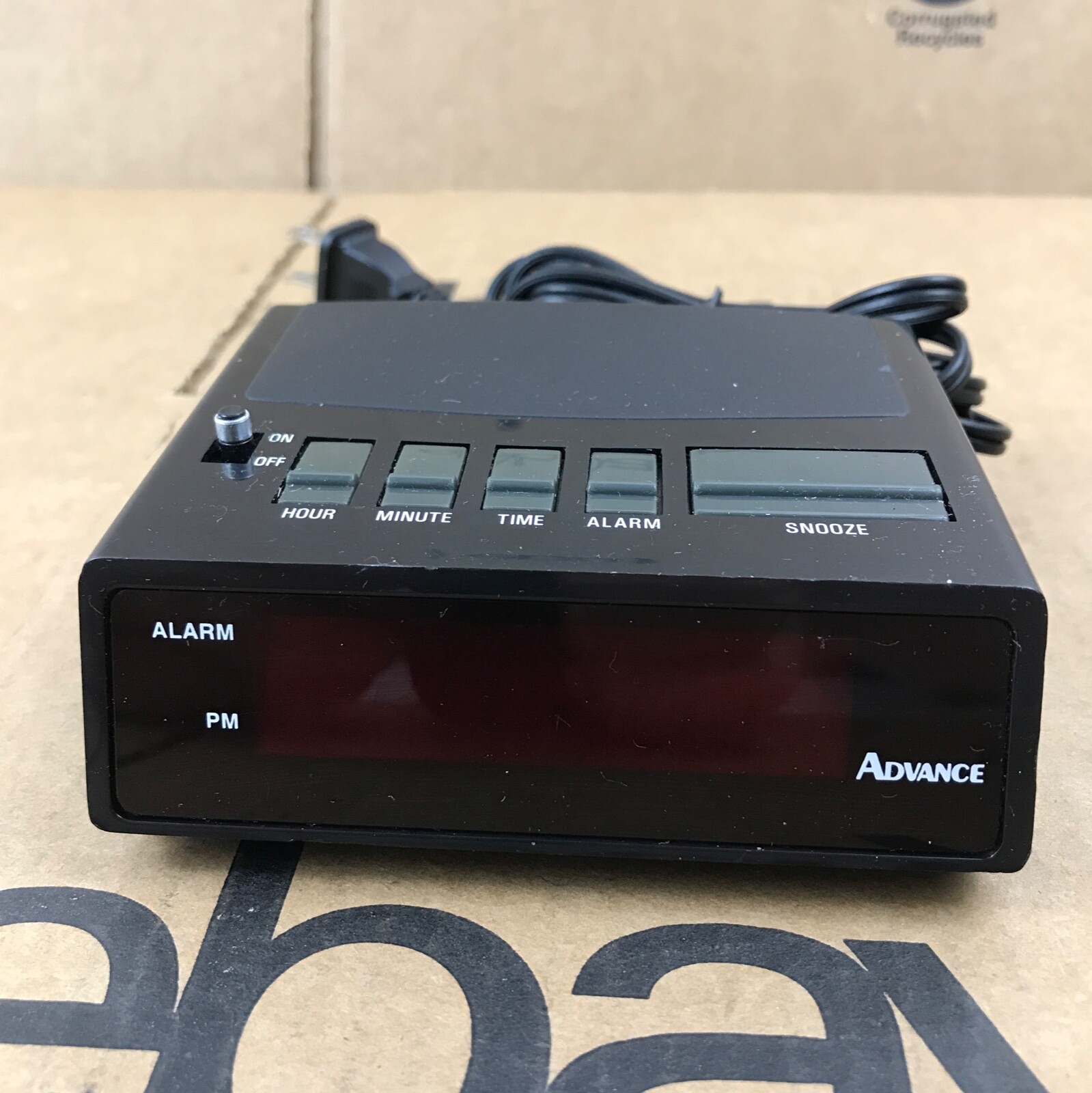 Small Advance Alarm Clock Red Digital 3139のeBay公認海外通販｜セカイモン