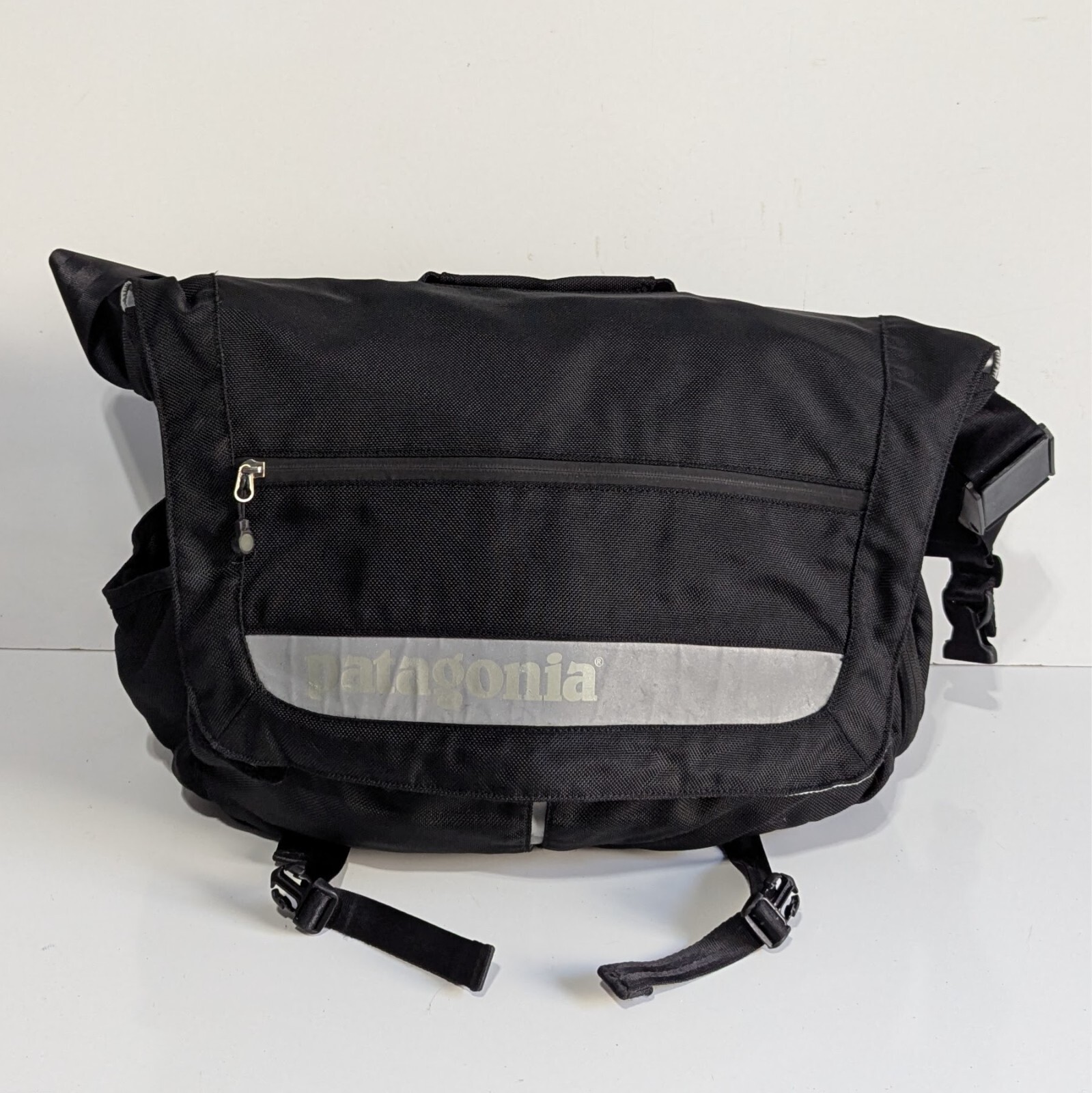 Patagonia Messenger Laptop Bag | Black Patagonia Shoulder