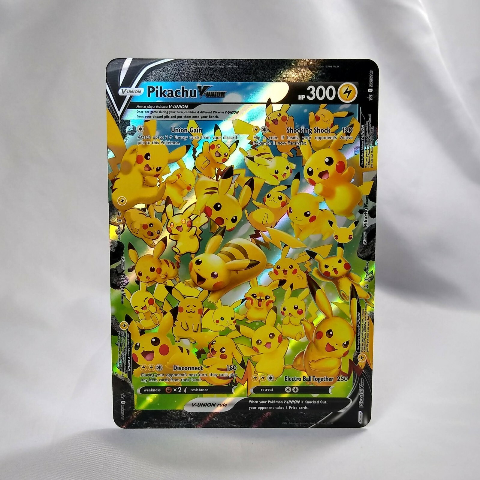 Pikachu V トレーディングカード s-l1200.jpg