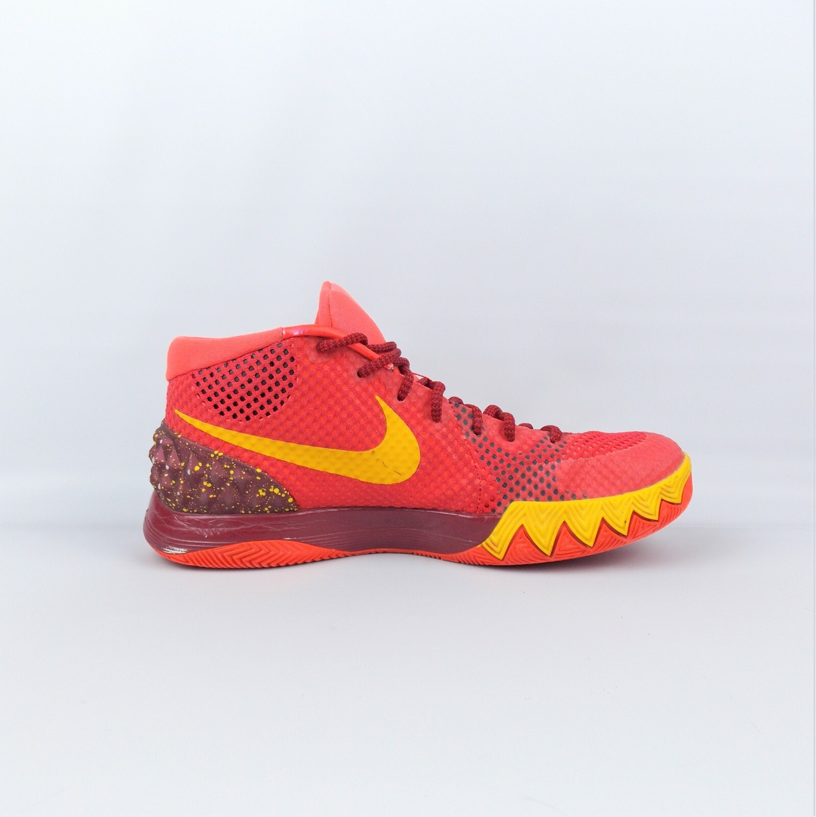 kyrie 1 pe