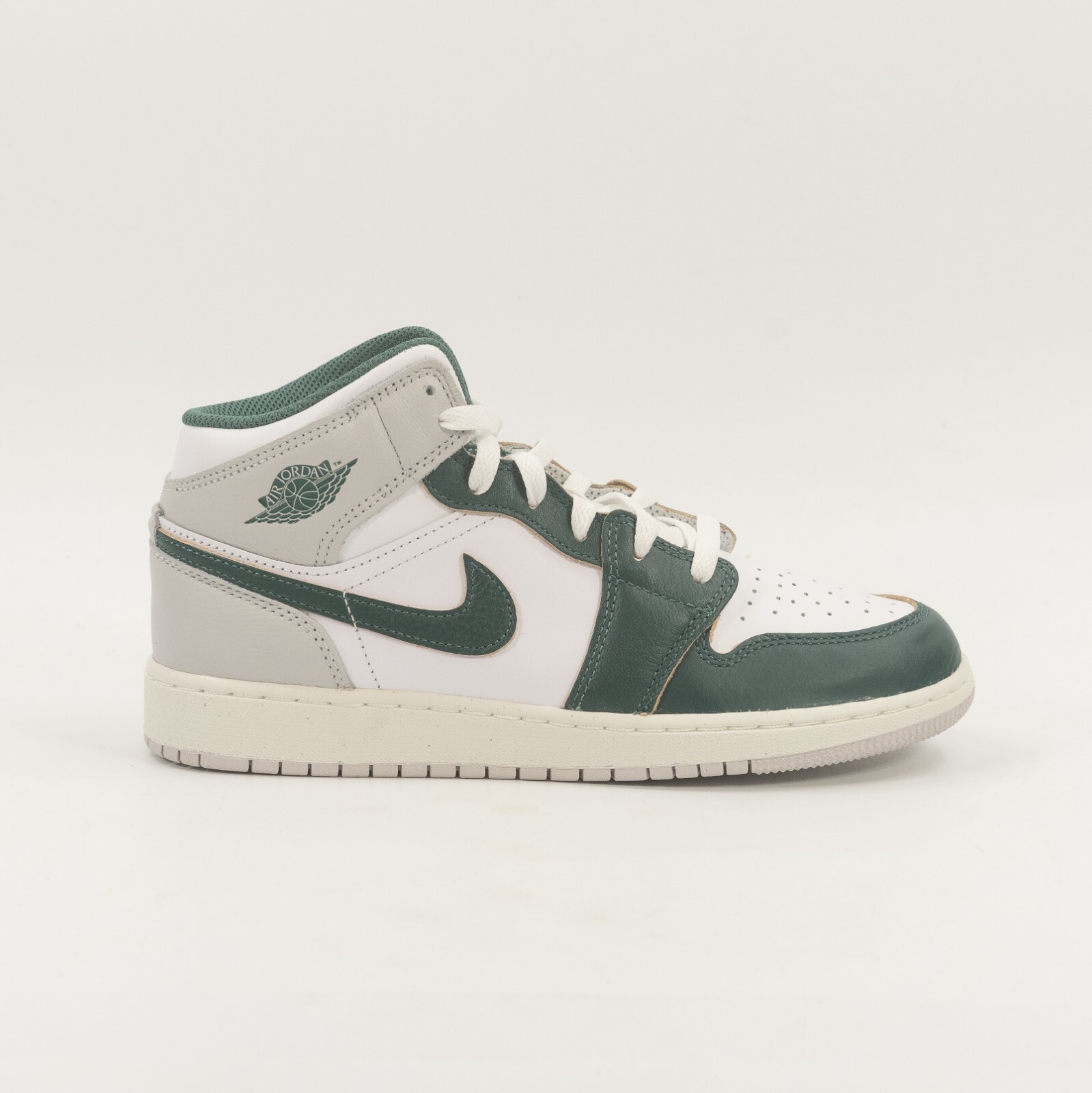 ほぼ未使用 Jordan1 JORDAN Toddler 1 Mid SE FQ8086 002 - Shiekh