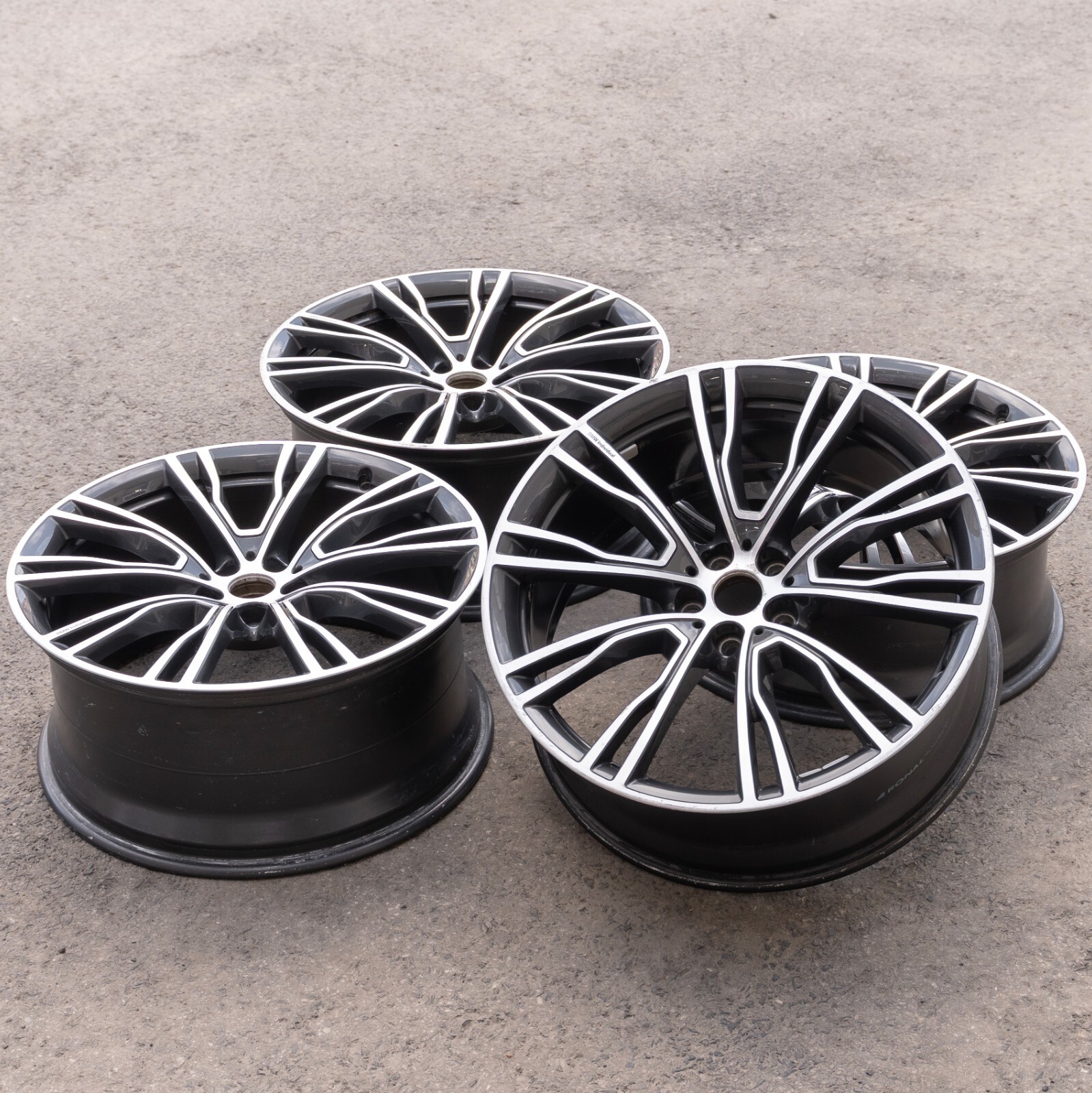 ちょろBMW X4 純正オプション21インチ4本セット ちょろBMW X4 純正オプション21インチ4本セット BMW X4 純正