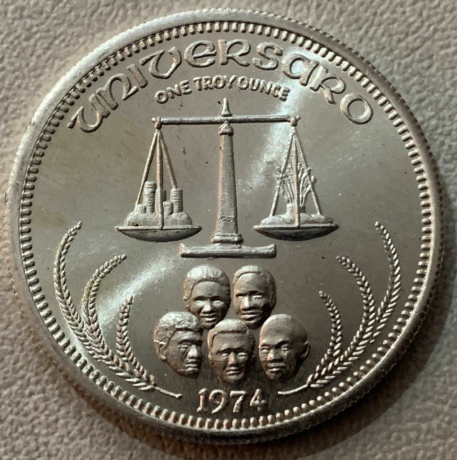 Silver Universaro, 1974, 1 troy oz .999 Fine Silver Art Silver Universaro, 1974, 1 troy oz .999 Fine Silver Art
