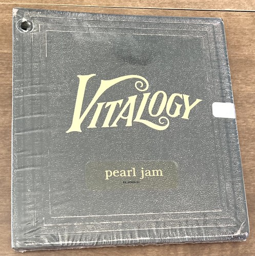 Pearl Jam - VITALOGY アナログLPレコード USオリジナル盤 Amazon.com: Vitalogy Vinyl Edition (Remastered): CDs & Vinyl