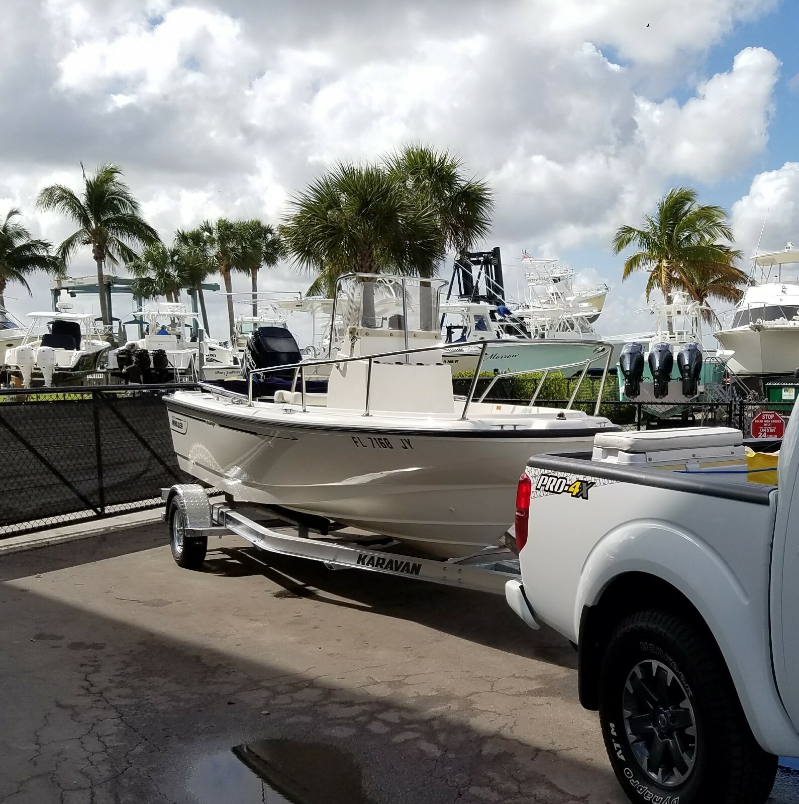 1998 Boston Whaler Outrage 17