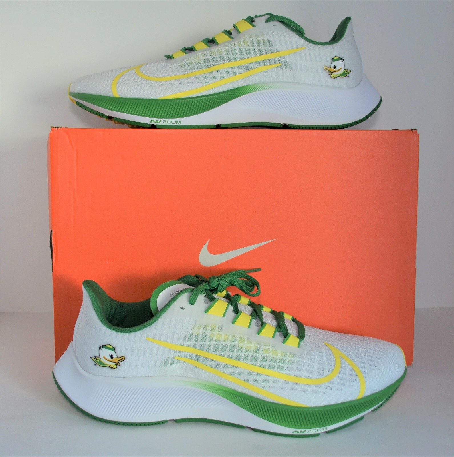 NEW NIKE ZOOM PEGASUS 37 OREGON DUCKS MEN'S SIZE 11.5 YELLOW