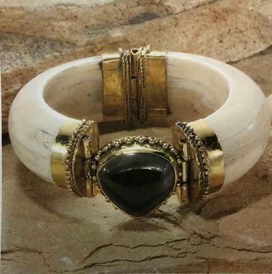 New Tara Mesa Black Agate & Ivory Color Bone Bangle Bracelet