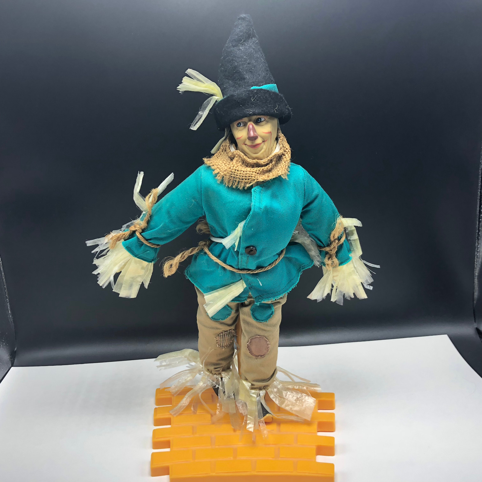 TURNER WIZARD OF OZ DOLL 1987 VINTAGE figure loews ren mgm