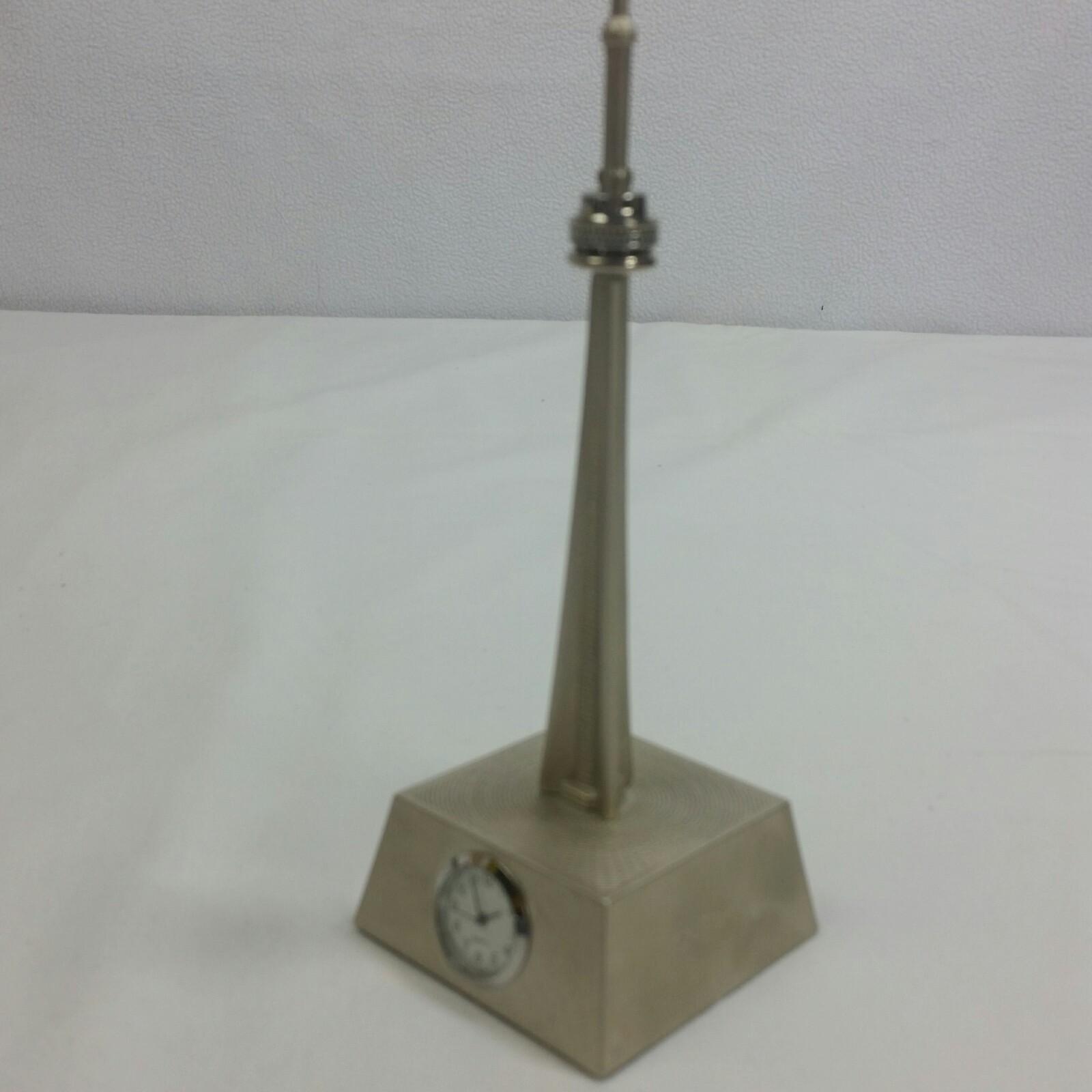 TORONTO CANADA CN TV TOWER LA TOUR CN RARE OLD METAL Clock Stand Model (19 CM)