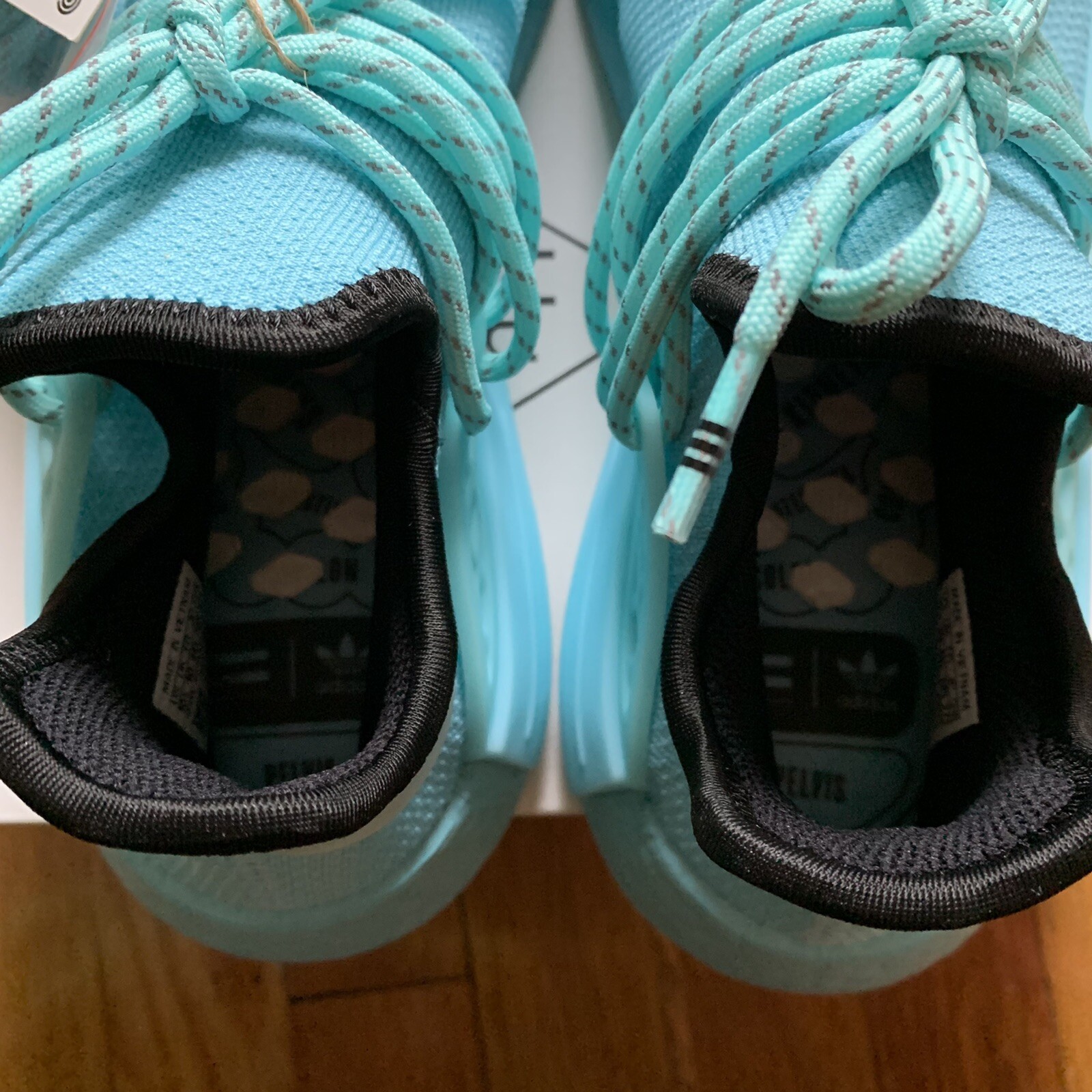 pharrell nmd hu aqua