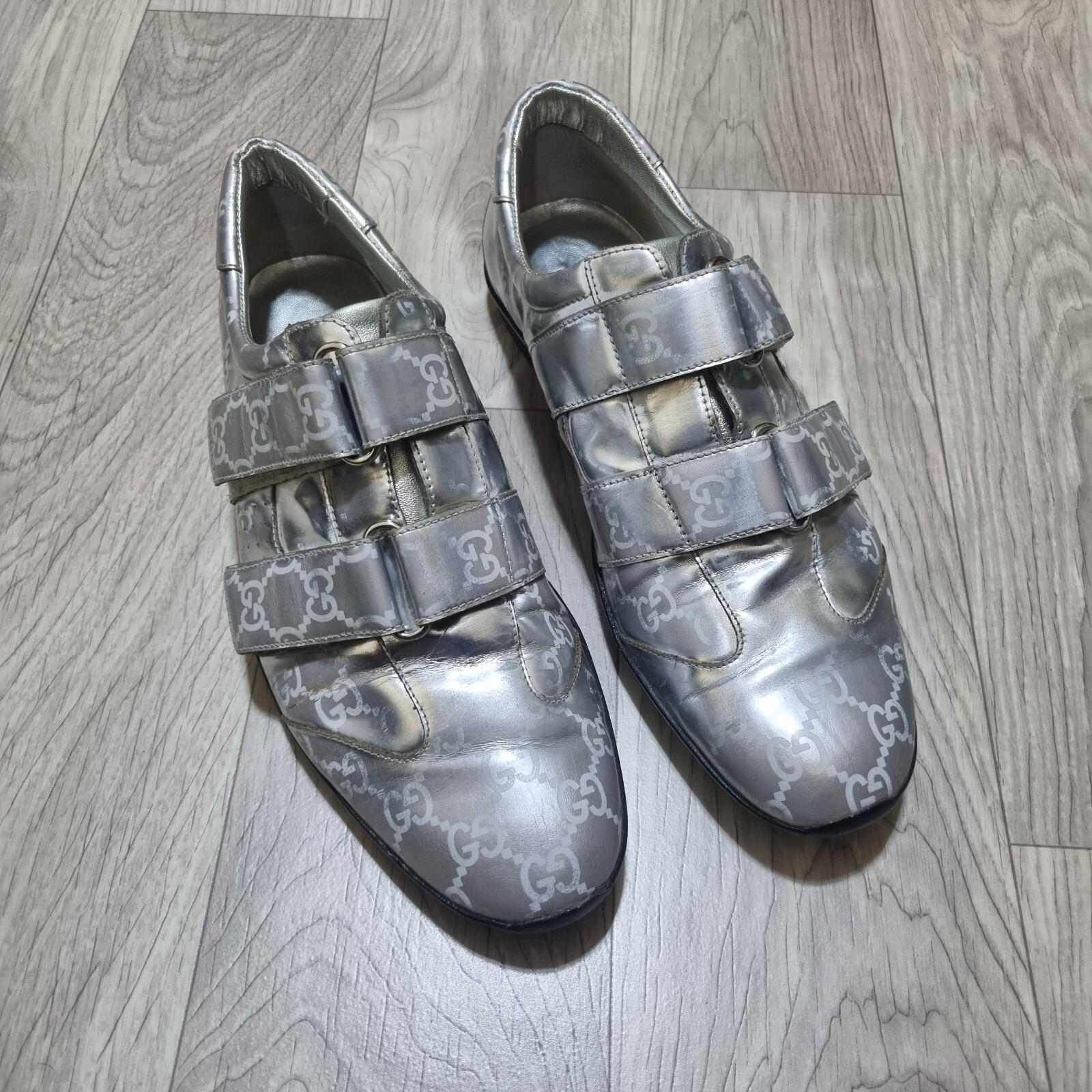 Gucci Shoes Men's Silver Iconic Logo Sneakers Guccissima