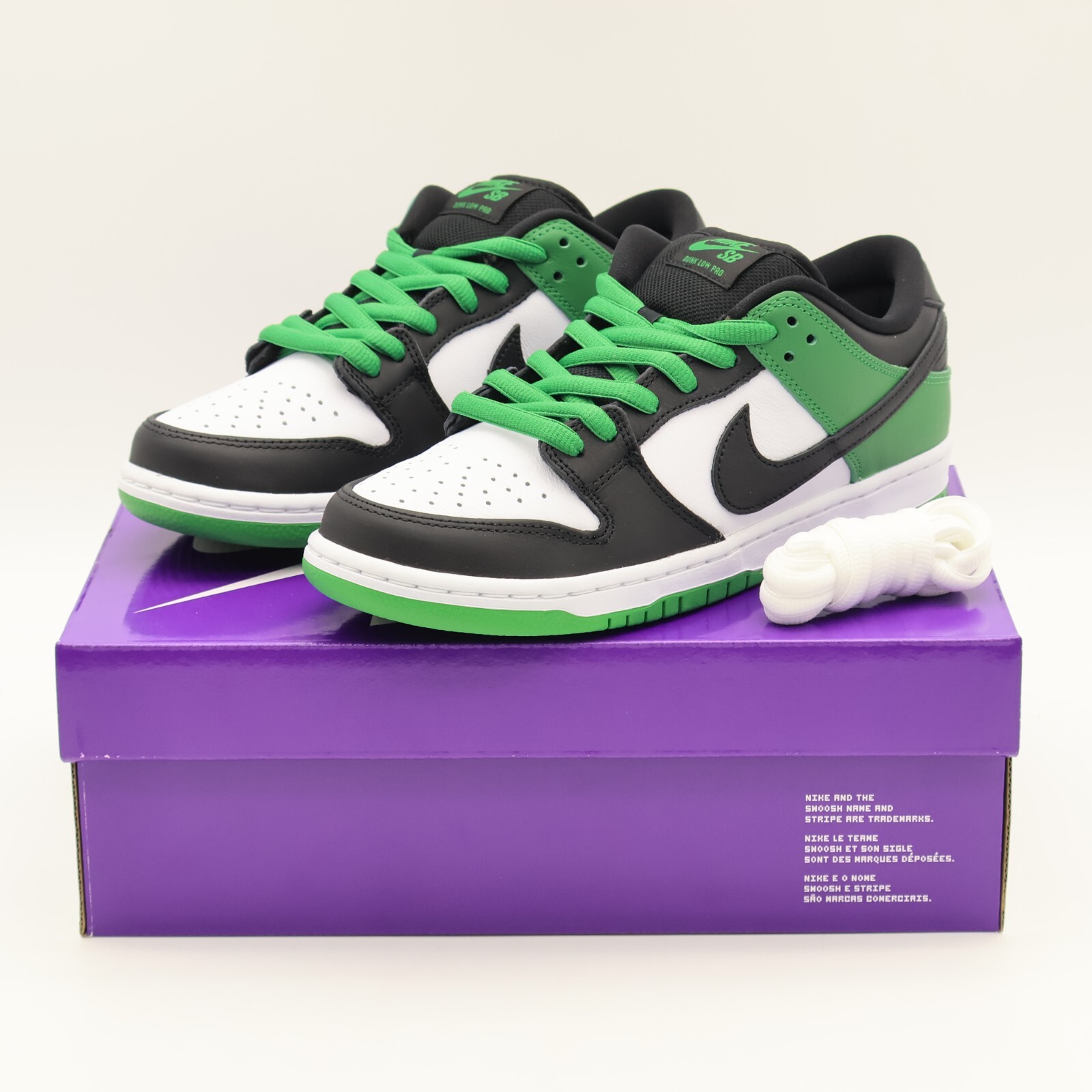 BQ6817-302 Nike SB Dunk Low Pro Black and Classic Green BQ6817-302 Nike SB Dunk Low Pro Black and Classic Green