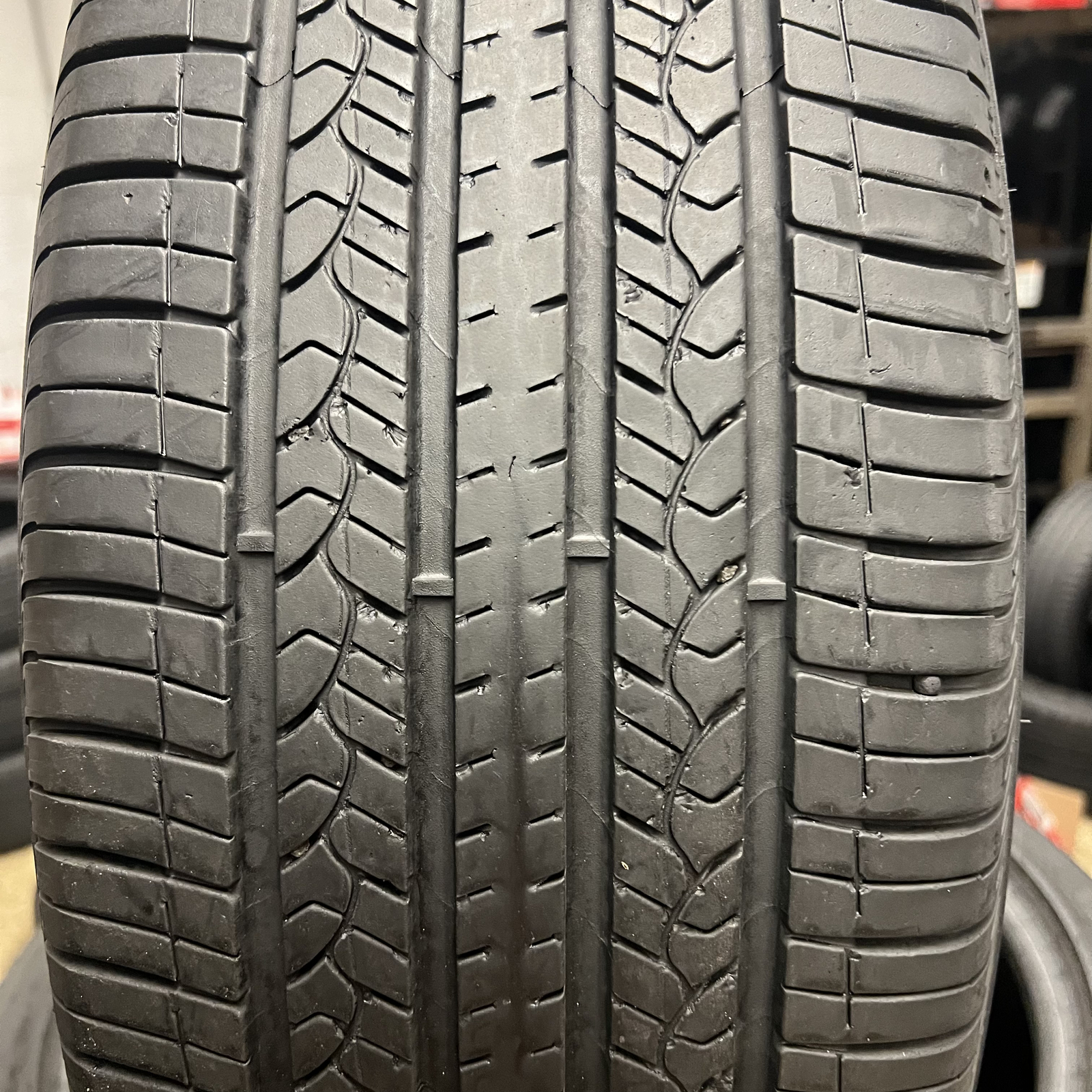 1 Tire LikeNEW Goodyear Assurance CS Fuel Max 255/65R18 255/65/18 111T