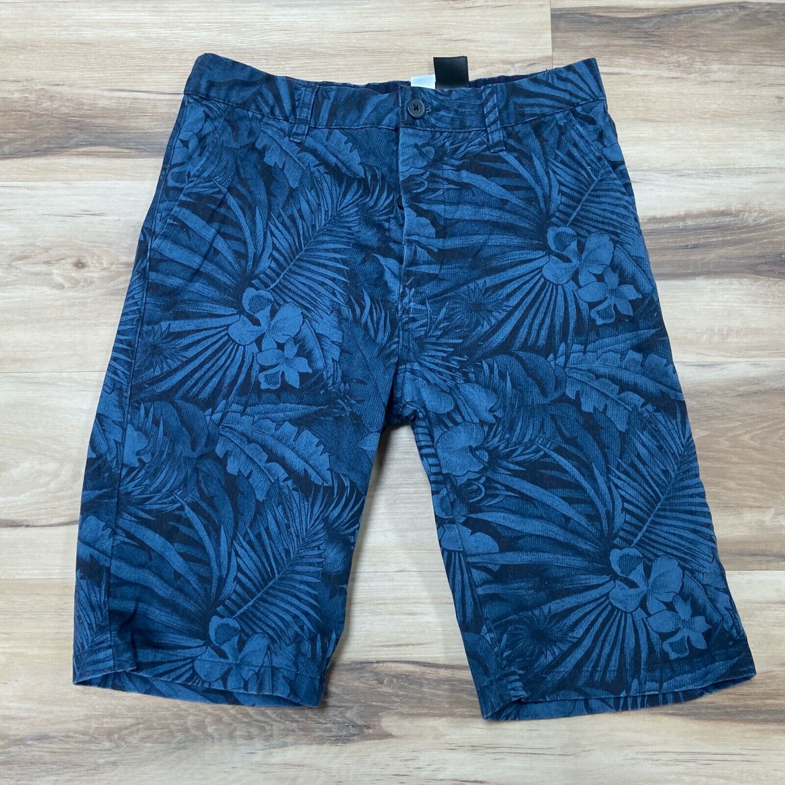 H&M DIVIDED Shorts Mens 28 Blue Button Fly Bermuda Floral Print 11 H&M DIVIDED Shorts Mens 28 Blue Button Fly Bermuda Floral Print 11
