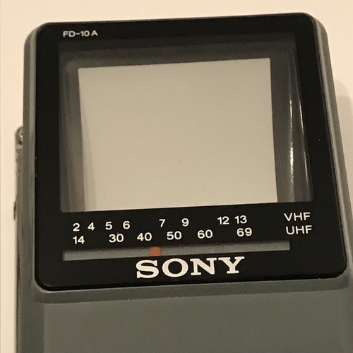 Vintage SONY WATCHMAN Television Portable TV FD10-A Powers Up!!!