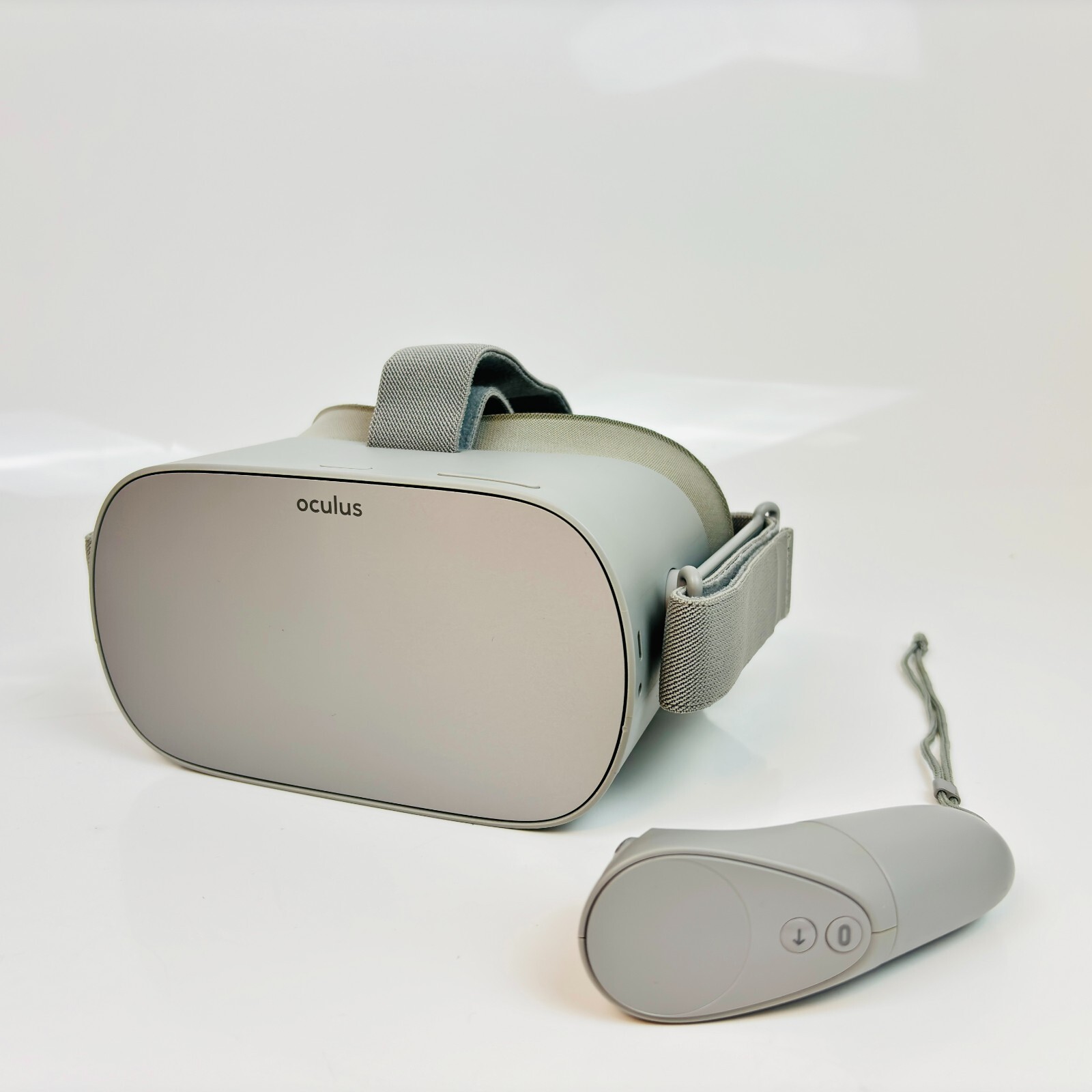 家庭用ゲーム機本体  Go 32 GB  Standalone VR Amazon.co.jp: Oculus Go Standalone, All-In-One VR Headset