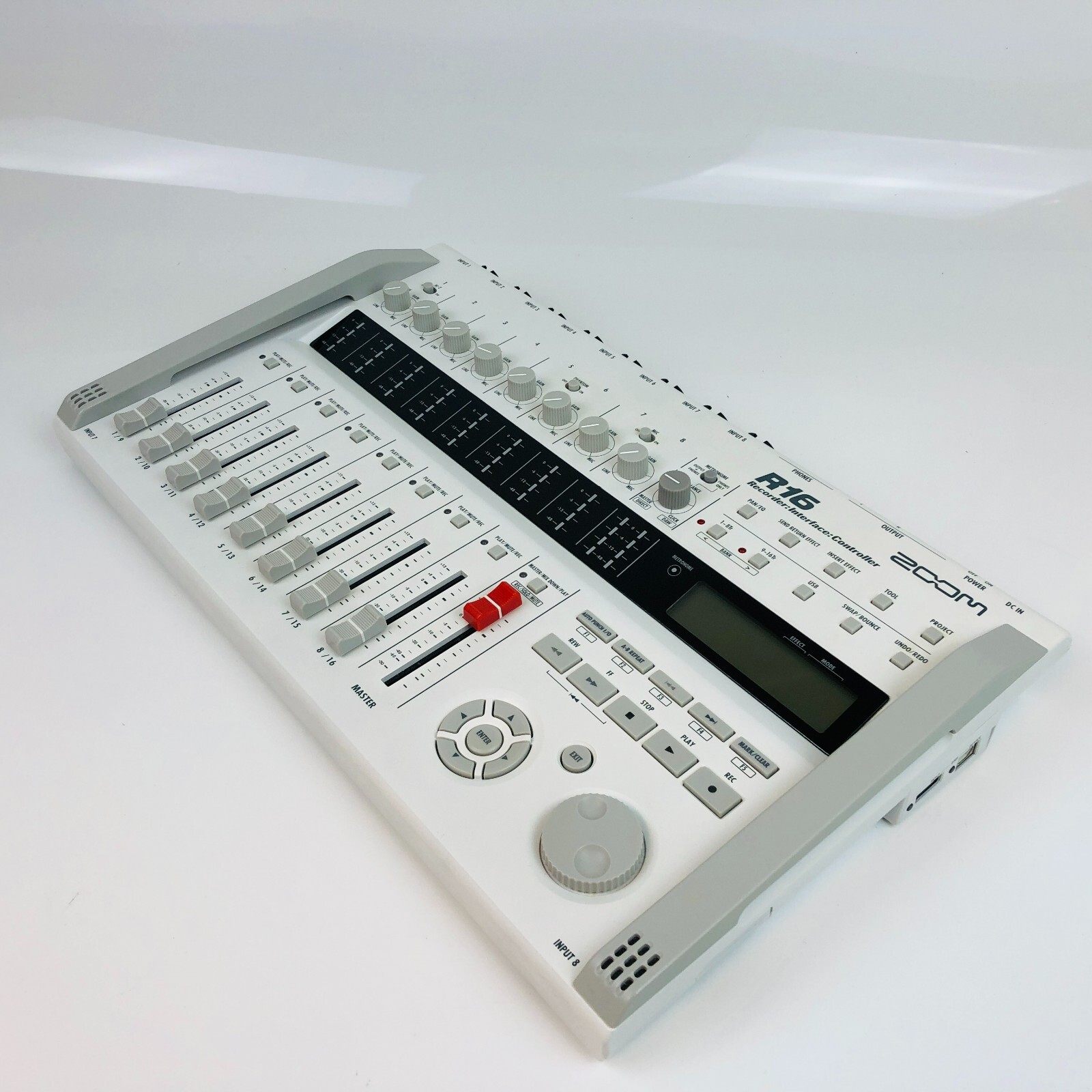 廃盤　ZOOM R16 レコーダー/インターフェースコントローラー　美品 Zoom R16 Portable Multitrack Recorder Controller and