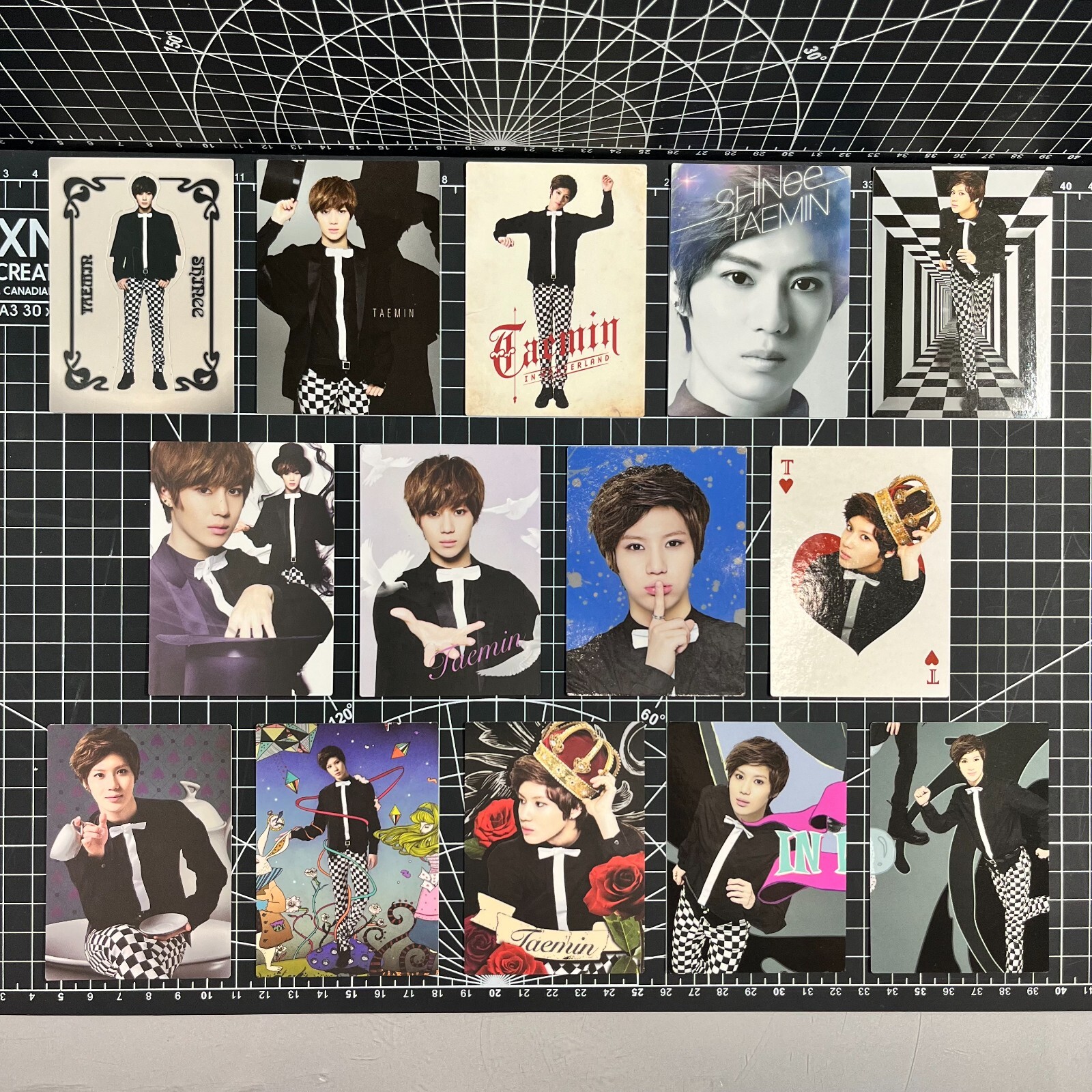 SHINee in Wonderland Official Photocard Star Collection SHINee in Wonderland Official Photocard Star Collection