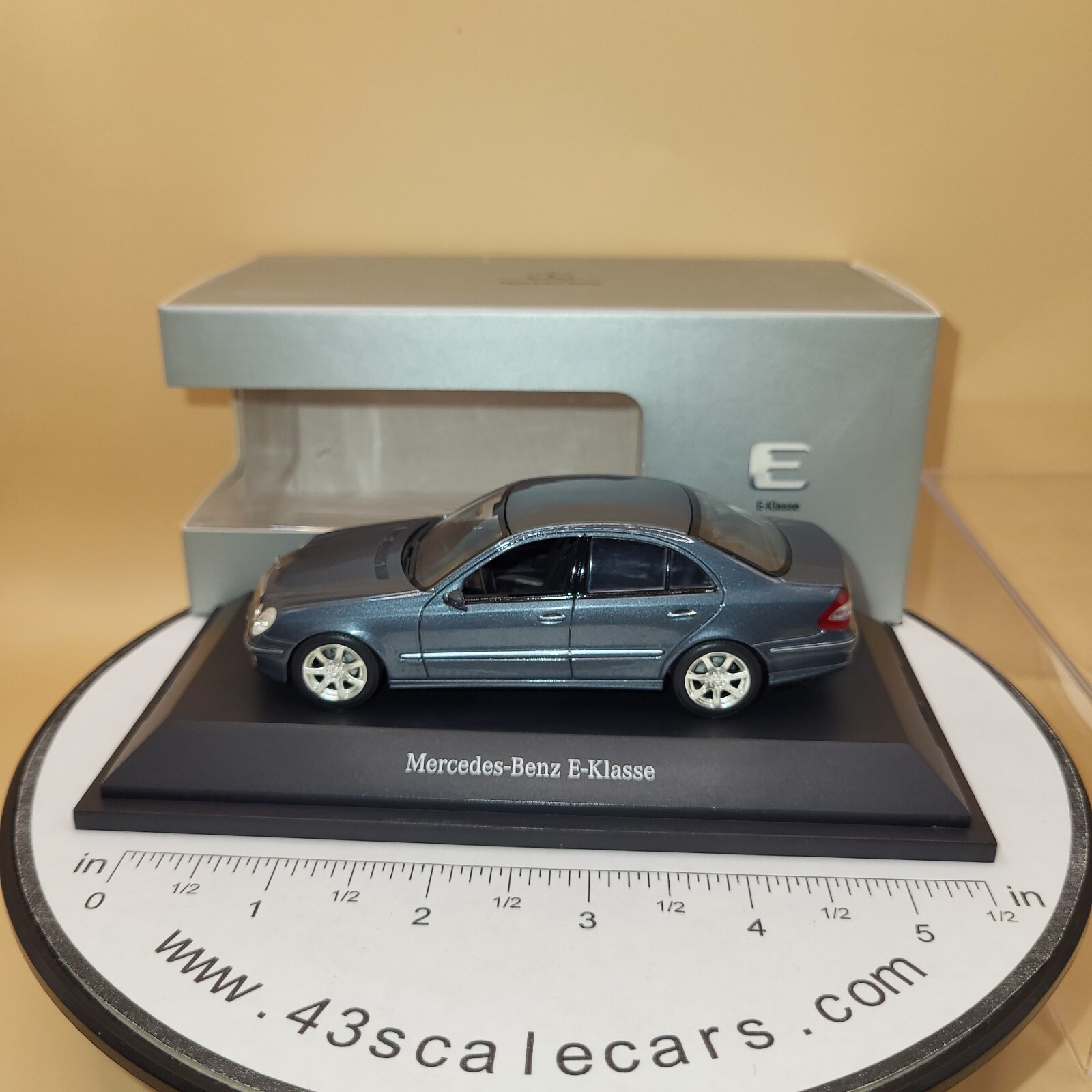 中古品 1/43 メルセデスベンツ W211 前期 Eクラス シルバー Eクラス 1⁄43