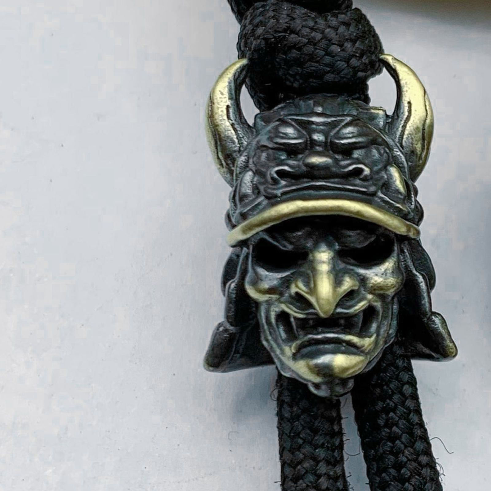 Black Pendant Samurai Paracord Rope Helmet Keychain Skull Lanyard Knife