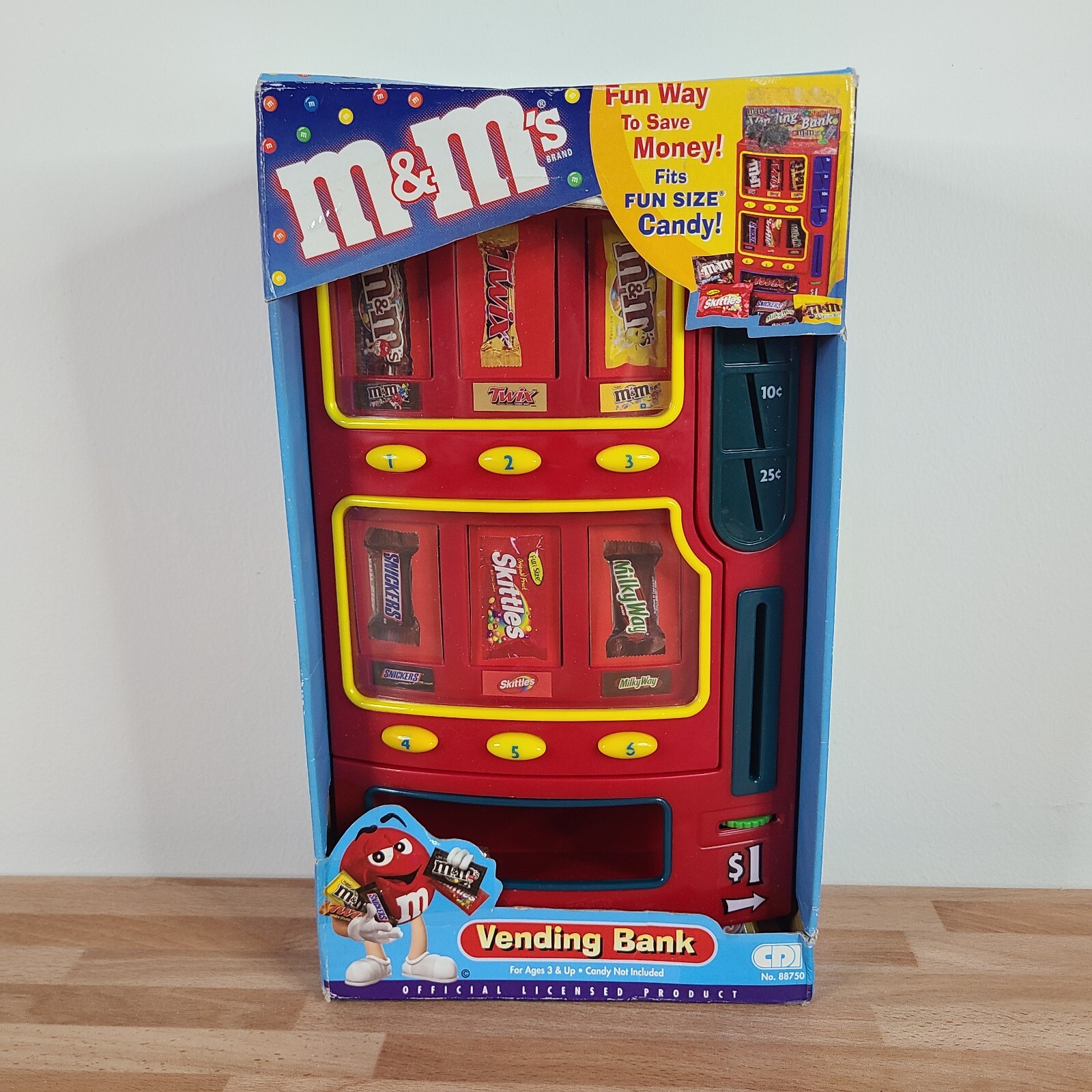 特撮 M&M's Fun Machine Dispenser M&M'S Fun Machine Dispenser | M&M'S® | M&M'S