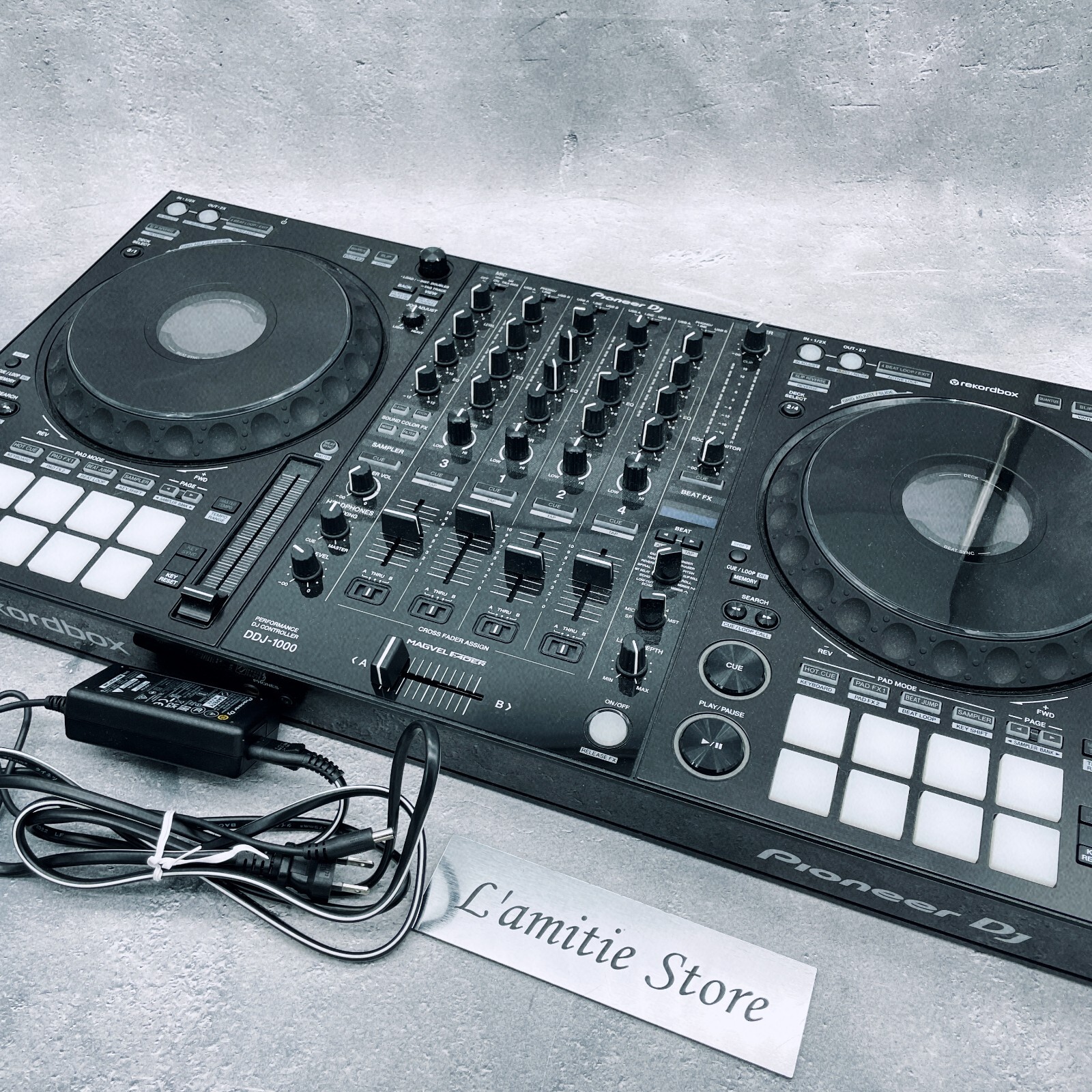 Pioneer DDJ-1000 Hard Case Professional DJ Controller 4 Pioneer DDJ-1000 Hard Case Professional DJ Controller 4