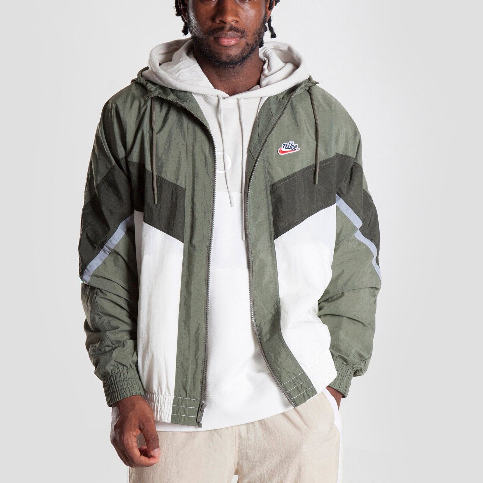 NIKE SPORTSWEAR HERITAGE WINDRUNNER JACKET (CU4438 380) SIZE (M) NIKE SPORTSWEAR HERITAGE WINDRUNNER JACKET (CU4438 380) SIZE (M)