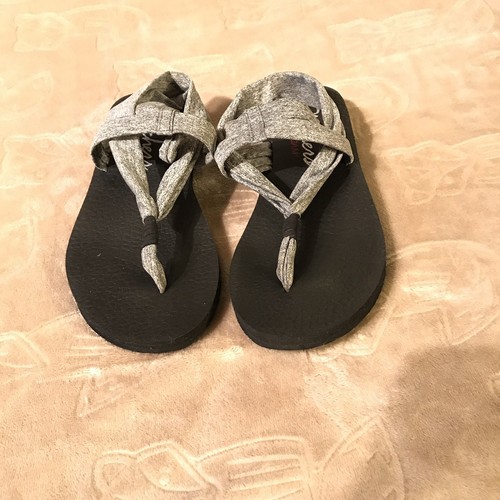 SKECHERS Yoga Foam GREY BLACK PRINT Flip Flops Slingshot SandalS Sz 9 (s17)