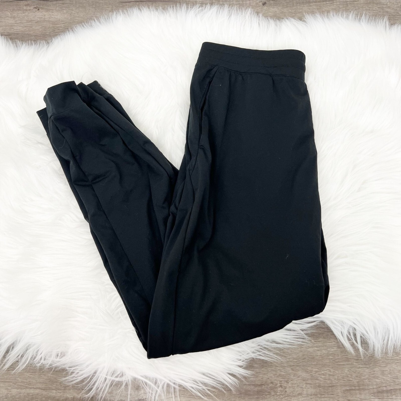 UMBRO■(W)Chilout Cooling Wide Long Pants■送料込 Umbro Wide Track pants in Black | Hallensteins NZ