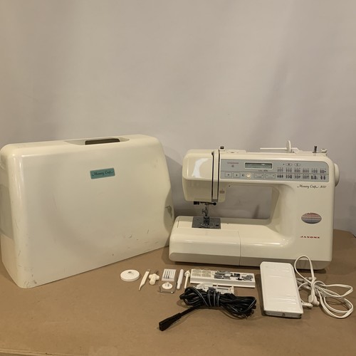 Janome Memory Craft 3000 Computerized Sewing Machine, Feet