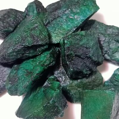 1000 Carat Natural Dyed 20 To 40 mm Green Beryl Emerald Rough Loose Gemstone