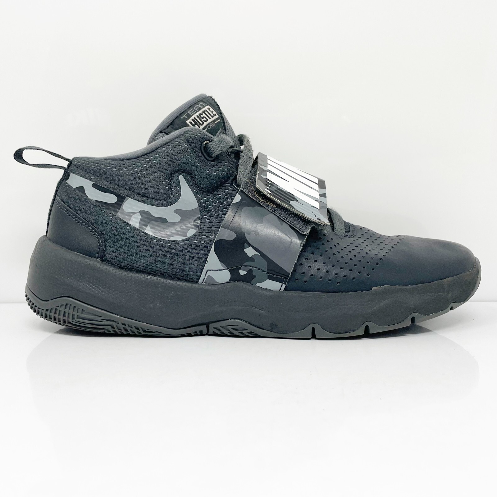 

Nike Boys Team Hustle D 8 BQ5103-002 Черные баскетбольные кроссовки, размер 6 лет, Черный, Team Hustle D 8
