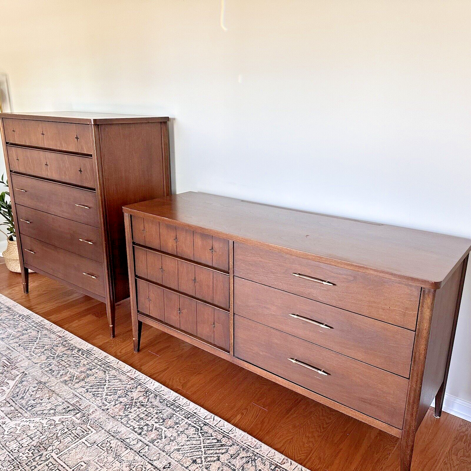 Broyhill highboy dresser discount
