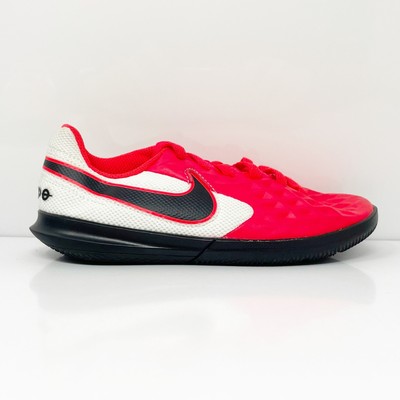 Розовые футбольные бутсы Nike Boys Legend 8 Club AT5882-606, размер 11,5C