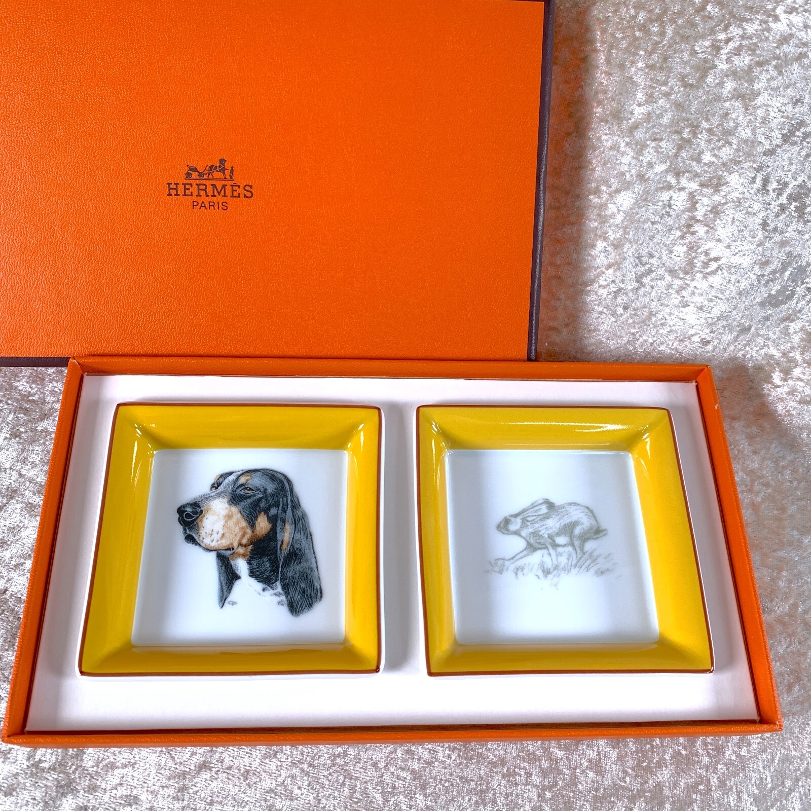 HERMES エルメス希少アッシュトレー 小物置きトレー ブルテリア犬 Hermes Mini Change Tray Rabbit & Dog Porcelain Ashtray Tray