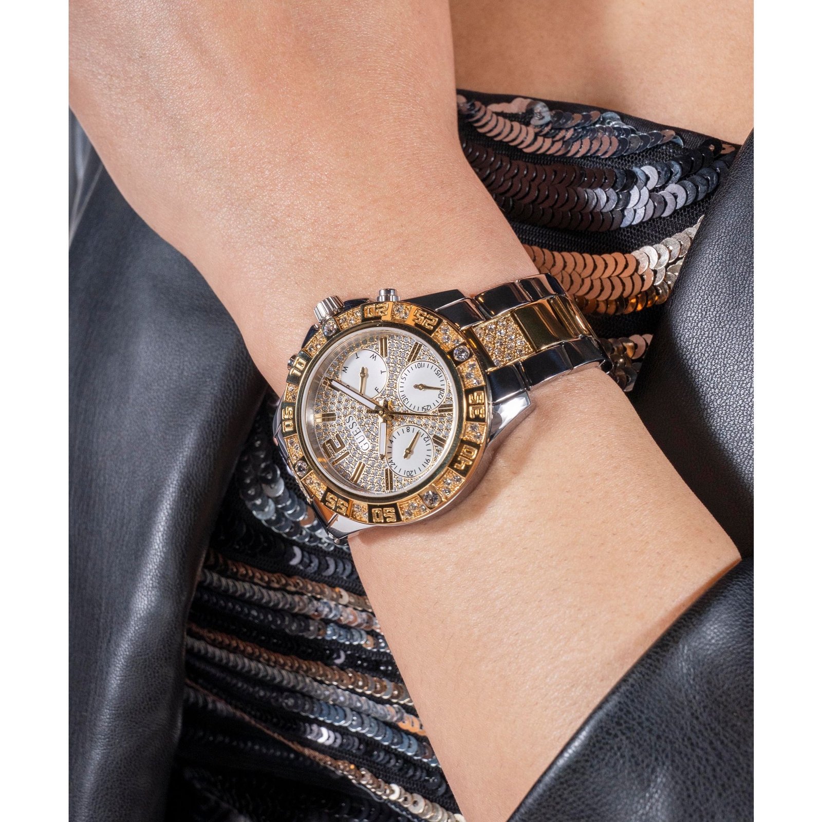 Pre-owned Guess Ladies Watch Wristwatch Majesty Gw0771l3 Stainless Steel