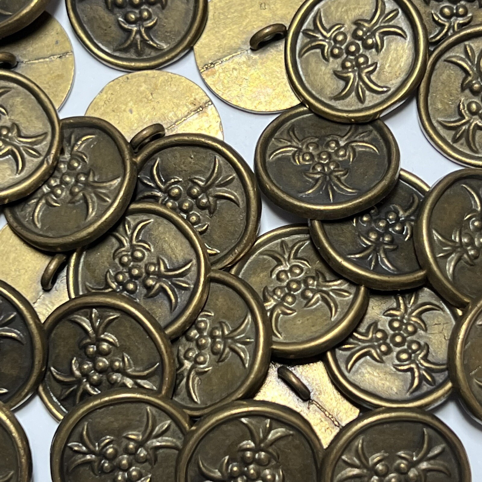 Unique Artistic Metal Button Vintage Brass Finish 15mm 18mm 23mm Shank