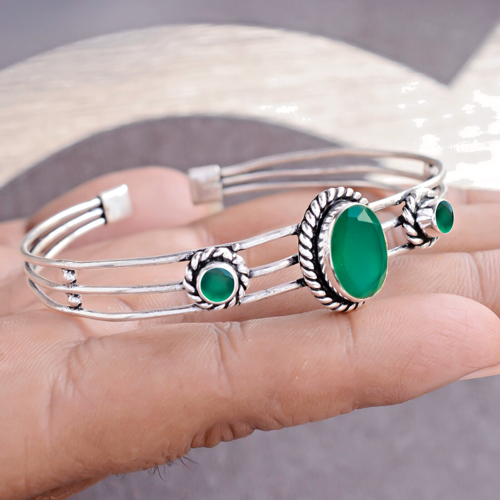 【関税込み】Toy Cuff Bracelet - Ivi - Green Onyx - Or Oval Green Onyx Gemstone Bracelet 925 Sterling Silver Cuff