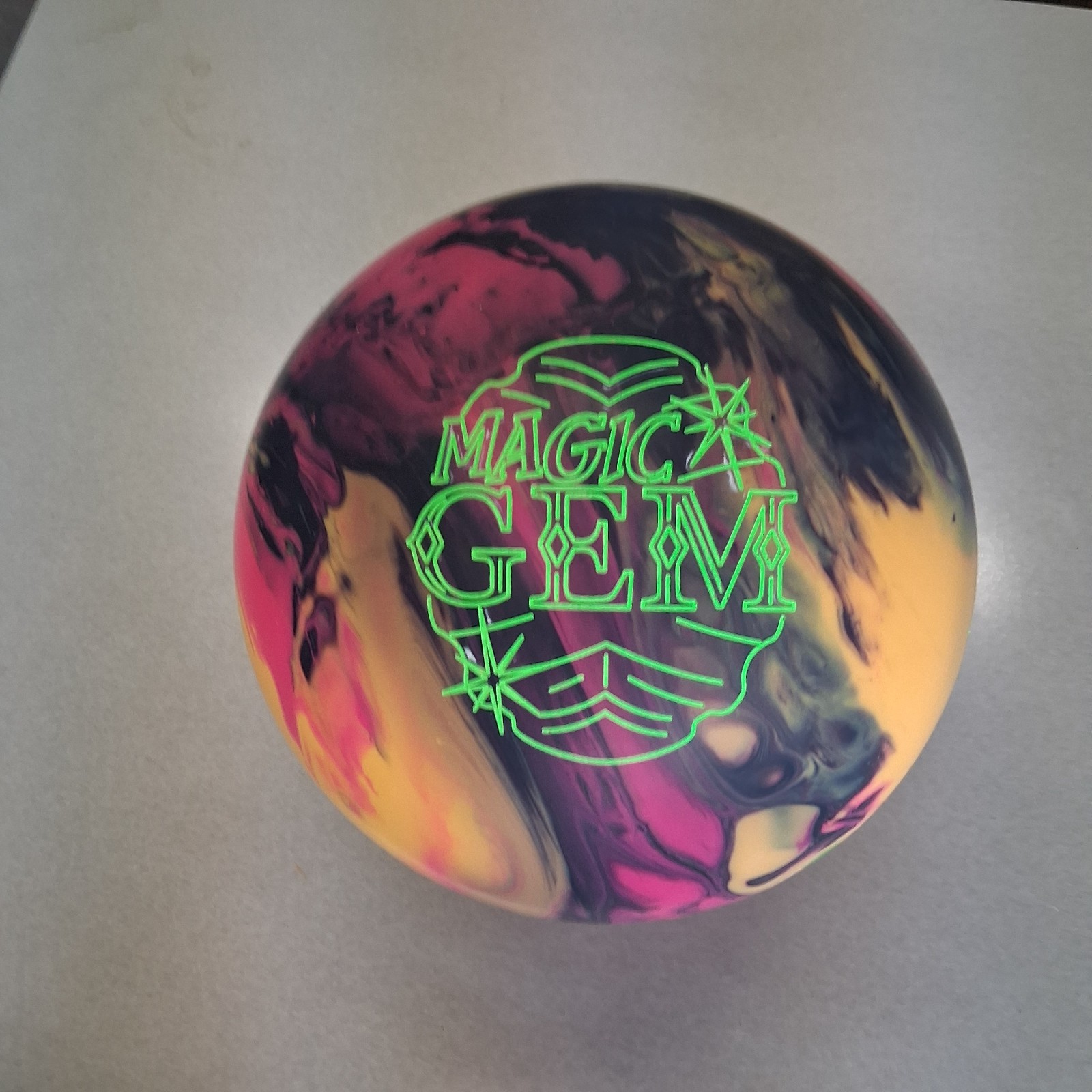 ボウリング　マジックジェム(15ポンド新品) Roto Grip Magic Gem 1ST QUALITY bowling ball 15 LB. NEW IN