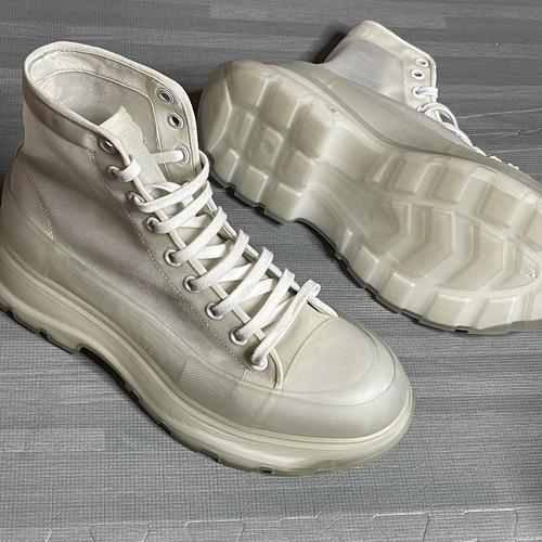 【送料&関税込】Alexander McQueen Tread Slick High-top Sneak Alexander McQueen Tread Slick high-top Sneakers | White